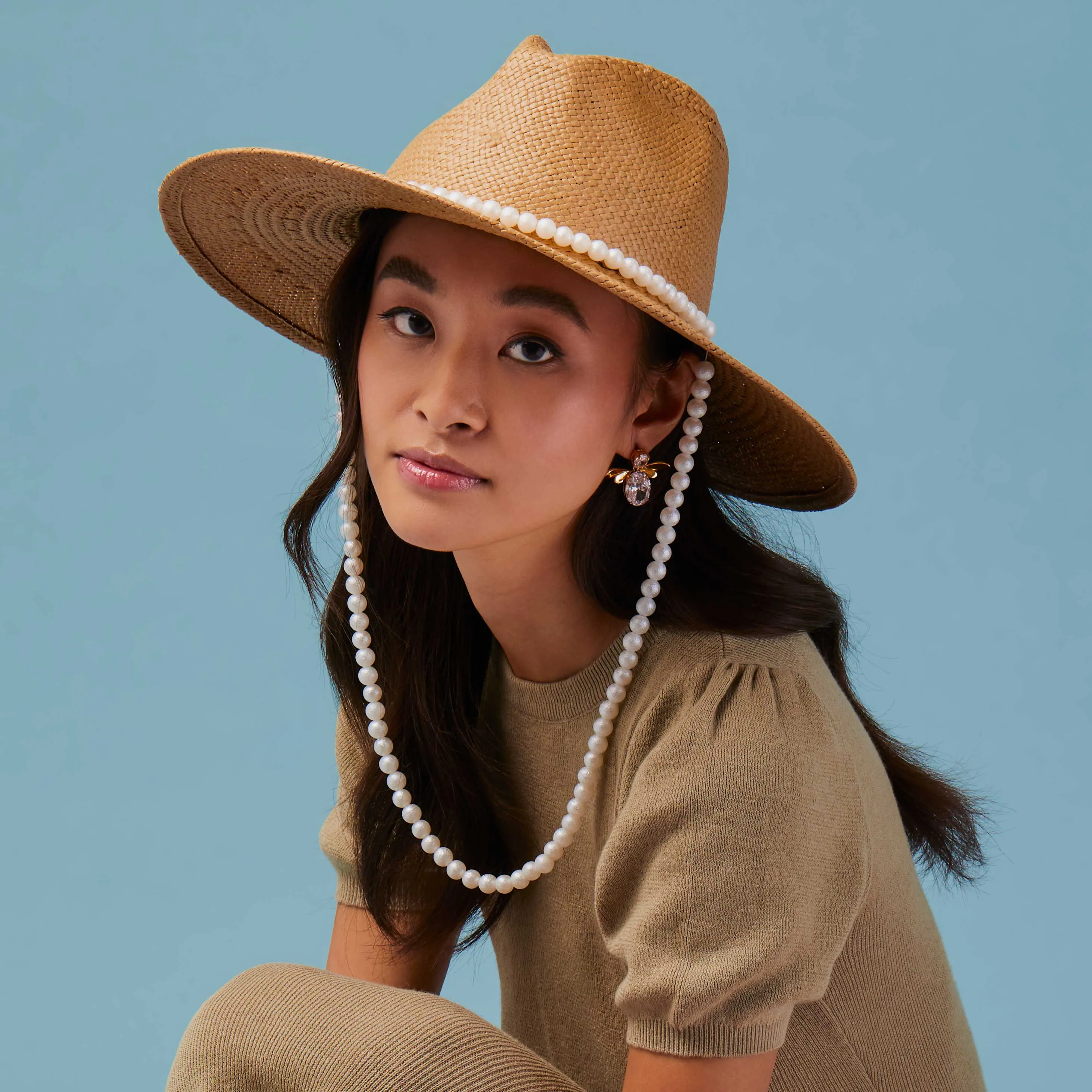 NATURAL PEARL STRAND STRAW HAT