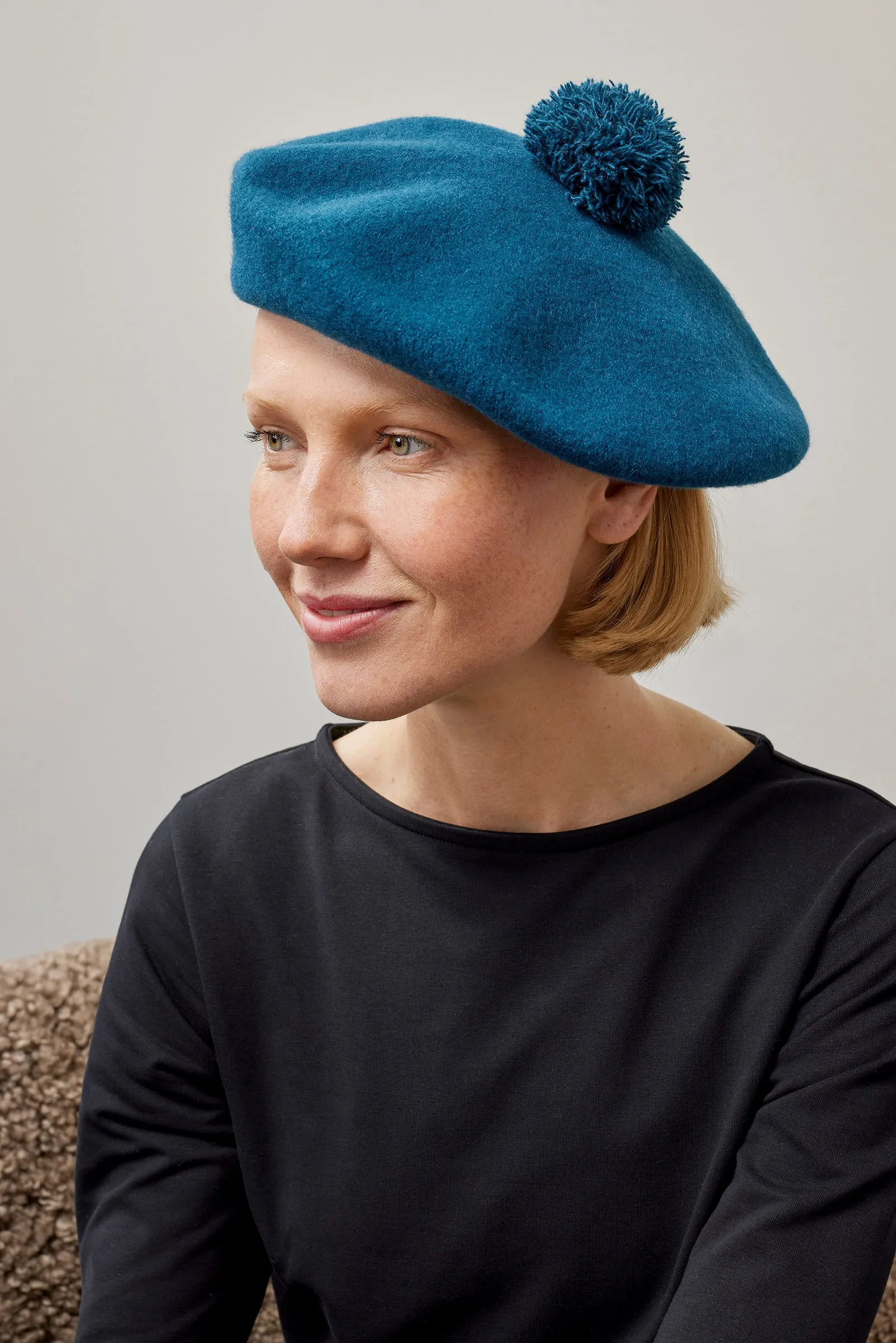 Pom Pom Beret Sea Blue